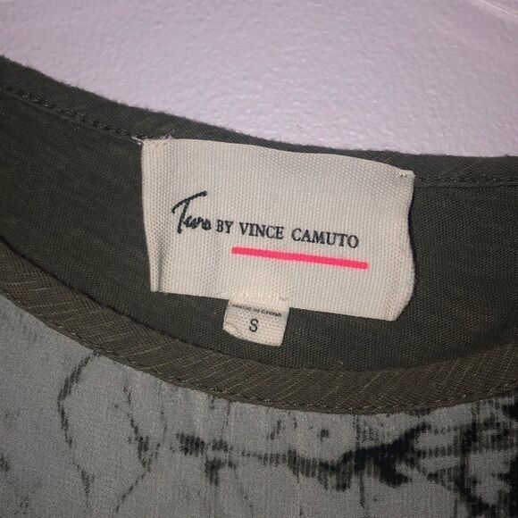 𝅺two by Vince Camuto shirt - Picture 2 of 4